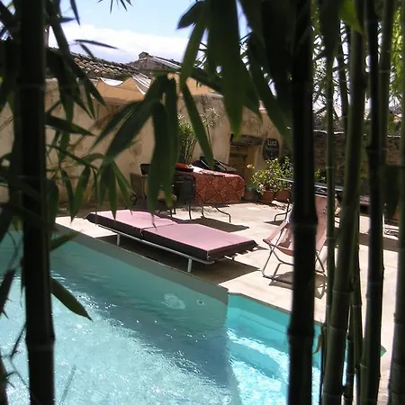 La Demeure Du Chateau Bed & Breakfast